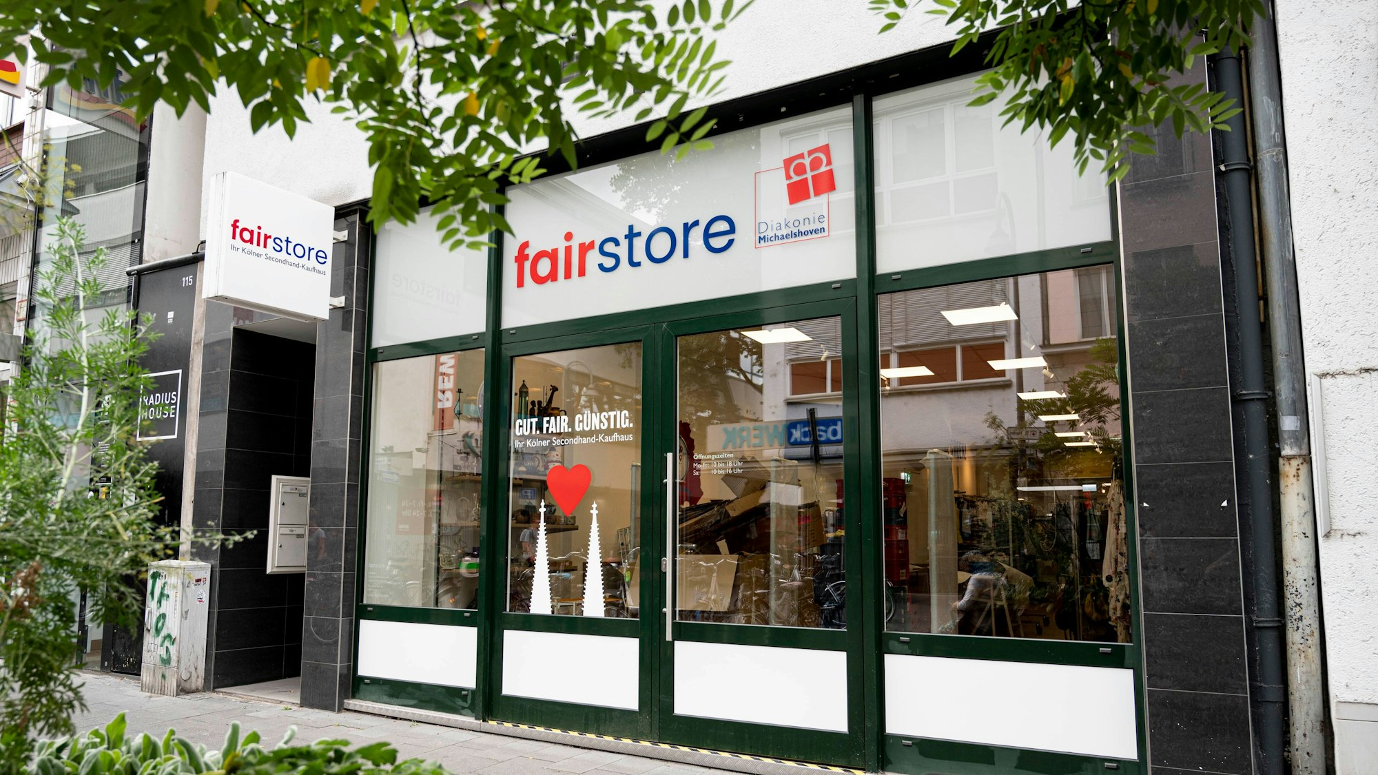 Die Außenansicht der Fairstore-Filiale am Eigelstein.