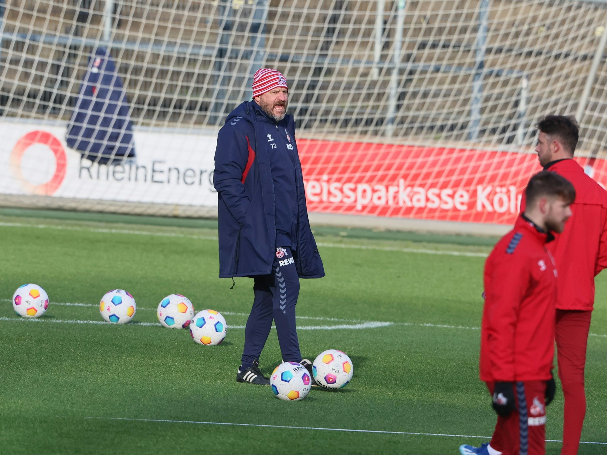 FC-Trainer Steffen Baumgart im Training am 7. Dezember 2023.