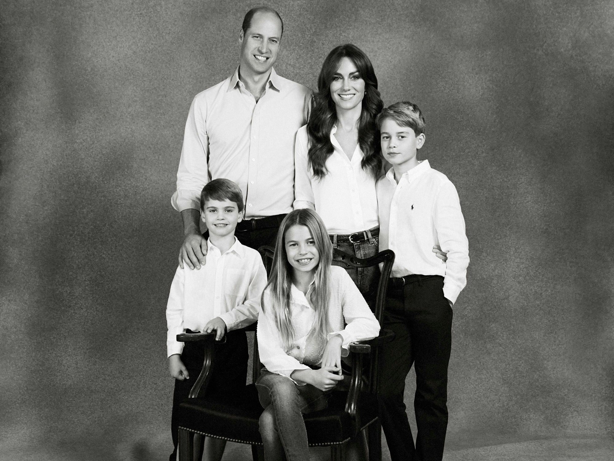 This undated handout photo provided by Kensington Palace show Britain's Prince William and Kate, Princess of Wales with their three children Prince George, Princess Charlotte and Prince Louis, in a photograph that features on the family's 2023 Christmas card. (Josh Shinner/Kensington Palace via AP)
