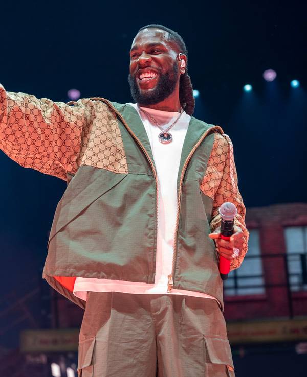 Hier zu sehen: Burna Boy bei seinem Konzert in der Arena.