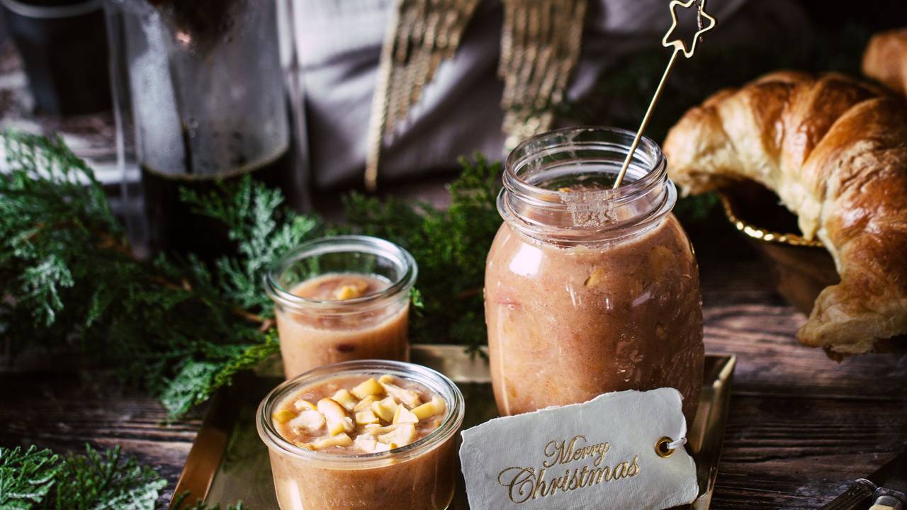 Bratapfelaufstrich
Rezept aus dem Buch „Wunderbare Weihnachtskuchen“ von Belinda Hausner
Jan Thorbecke Verlag, 26 Euro
Belinda Hausner
Credit: Belinda Hausner Jan Thorbecke Verlag