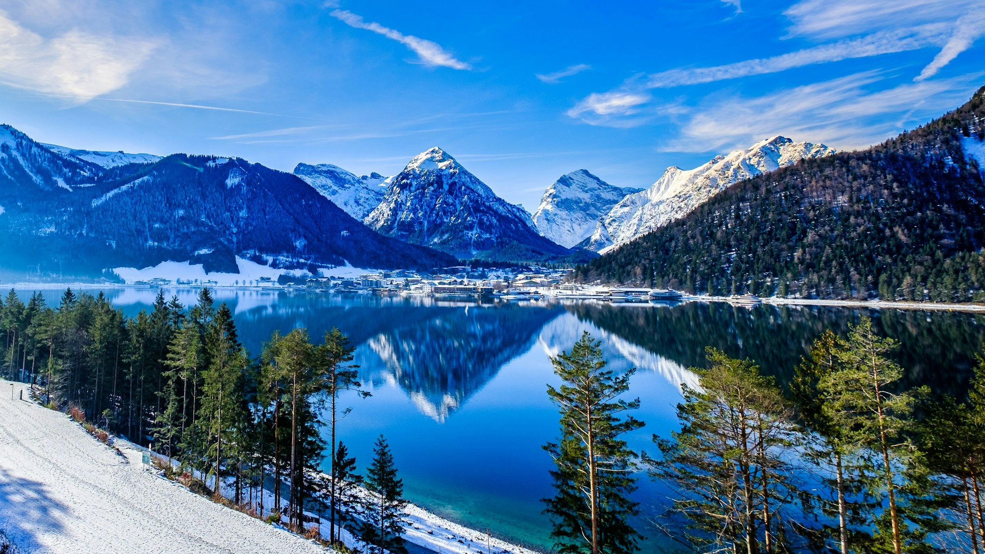 Blick auf den Achensee im österreichischen Bundesland Tirol