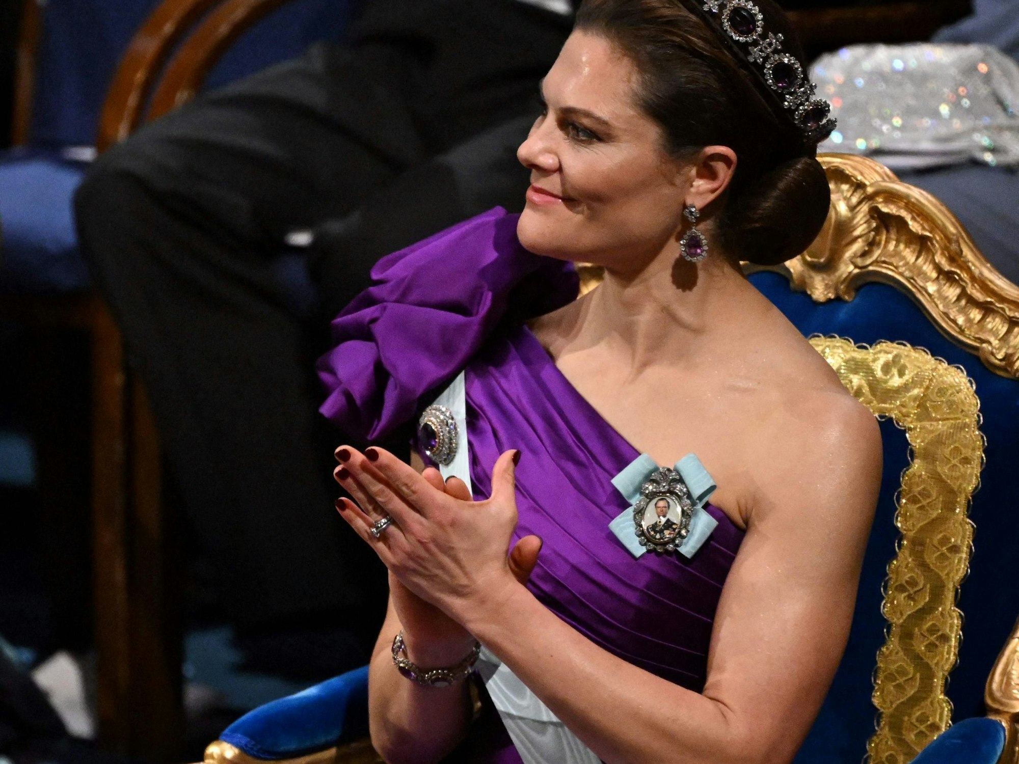 Kronprinzessin Victoria überraschte beim Nobelpreis 2023 mit einer durchtrainierten Figur.