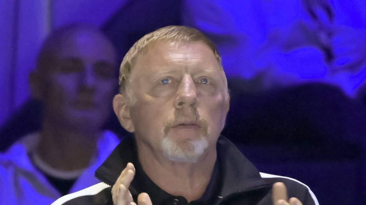 Boris Becker klatscht.