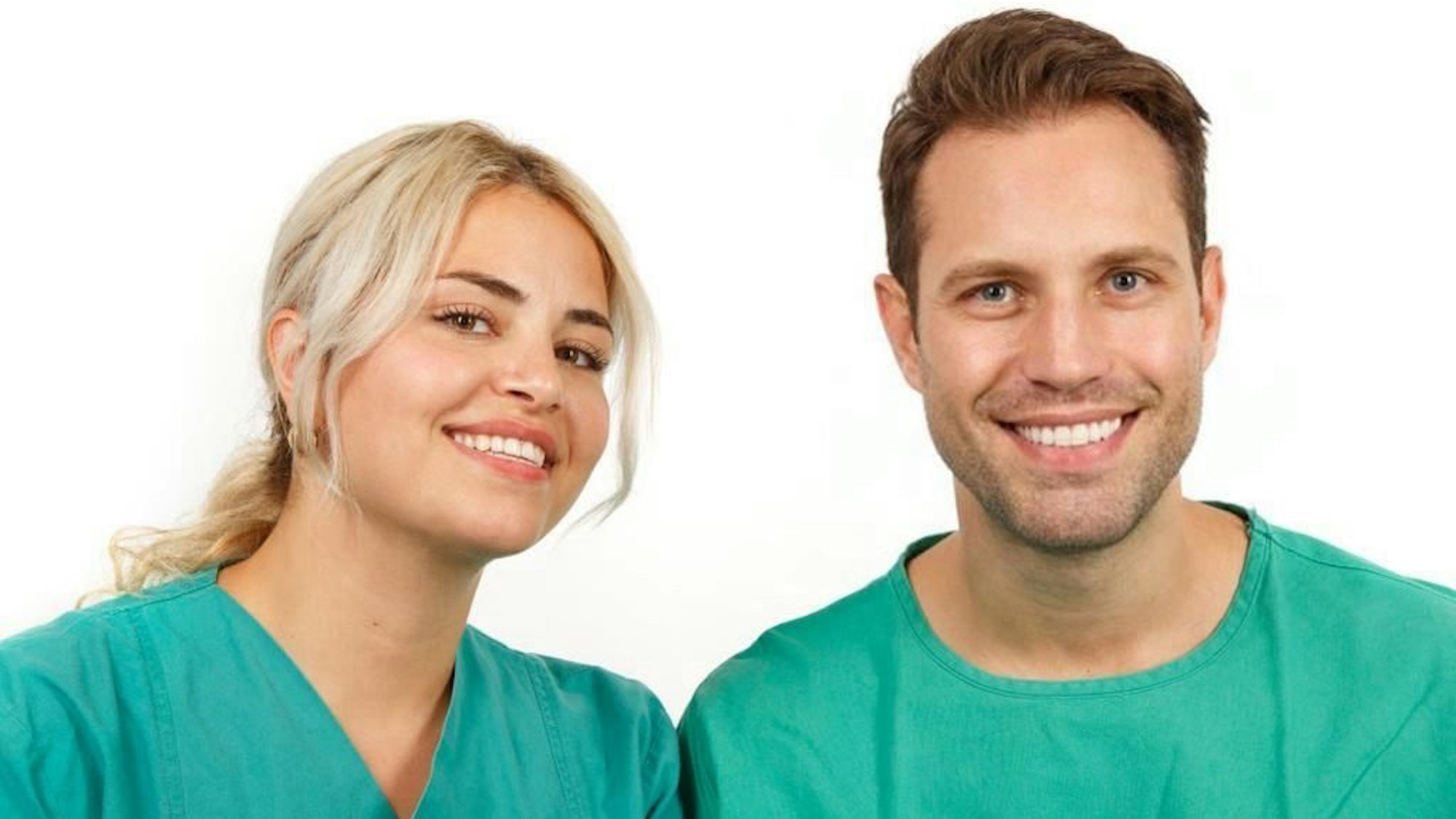 Dr. Benedikt Schneider und OP-Schwester Vanya Inayt
