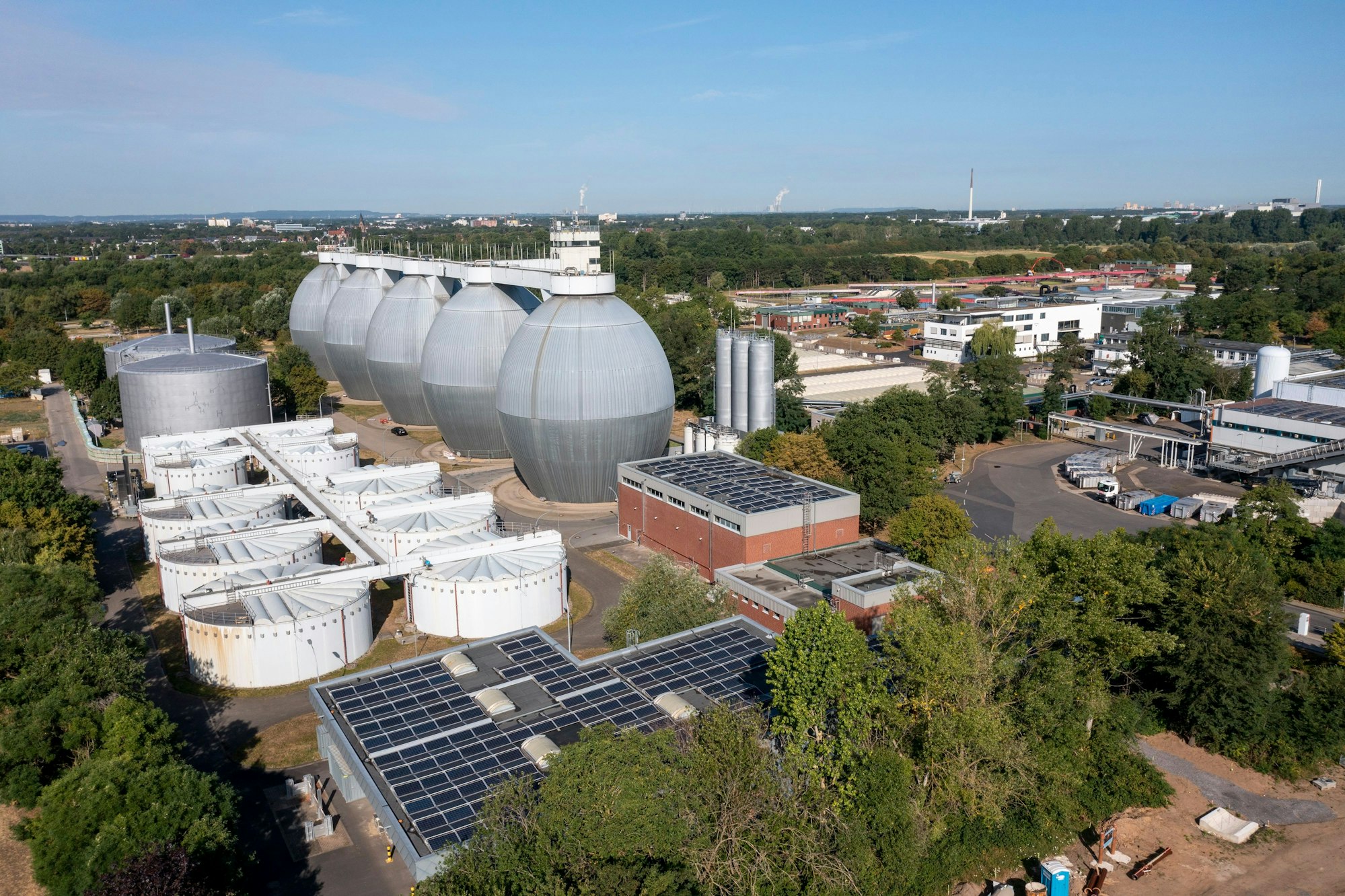 Übersichtsbild des Klärwerks Stammheim der Stadtentwässerungsbetriebe.