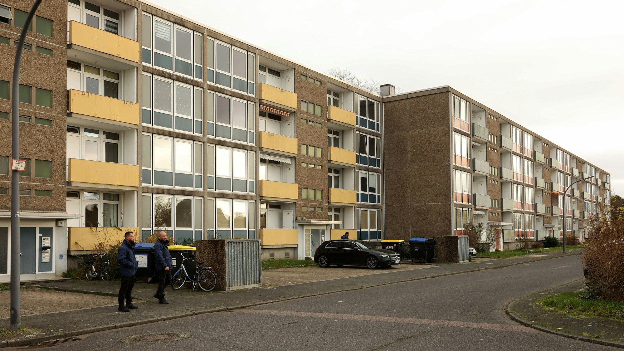 Blick auf zwei Mehrfamilienhäuser.