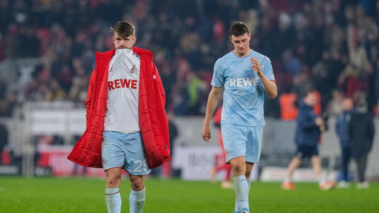 FC-Flügelspieler Jan Thielmann (l.) und Sechser Eric Martel waren nach der 0:2-Pleite in Freiburg am Sonntag (17. Dezember 2023) sichtlich angefressen.