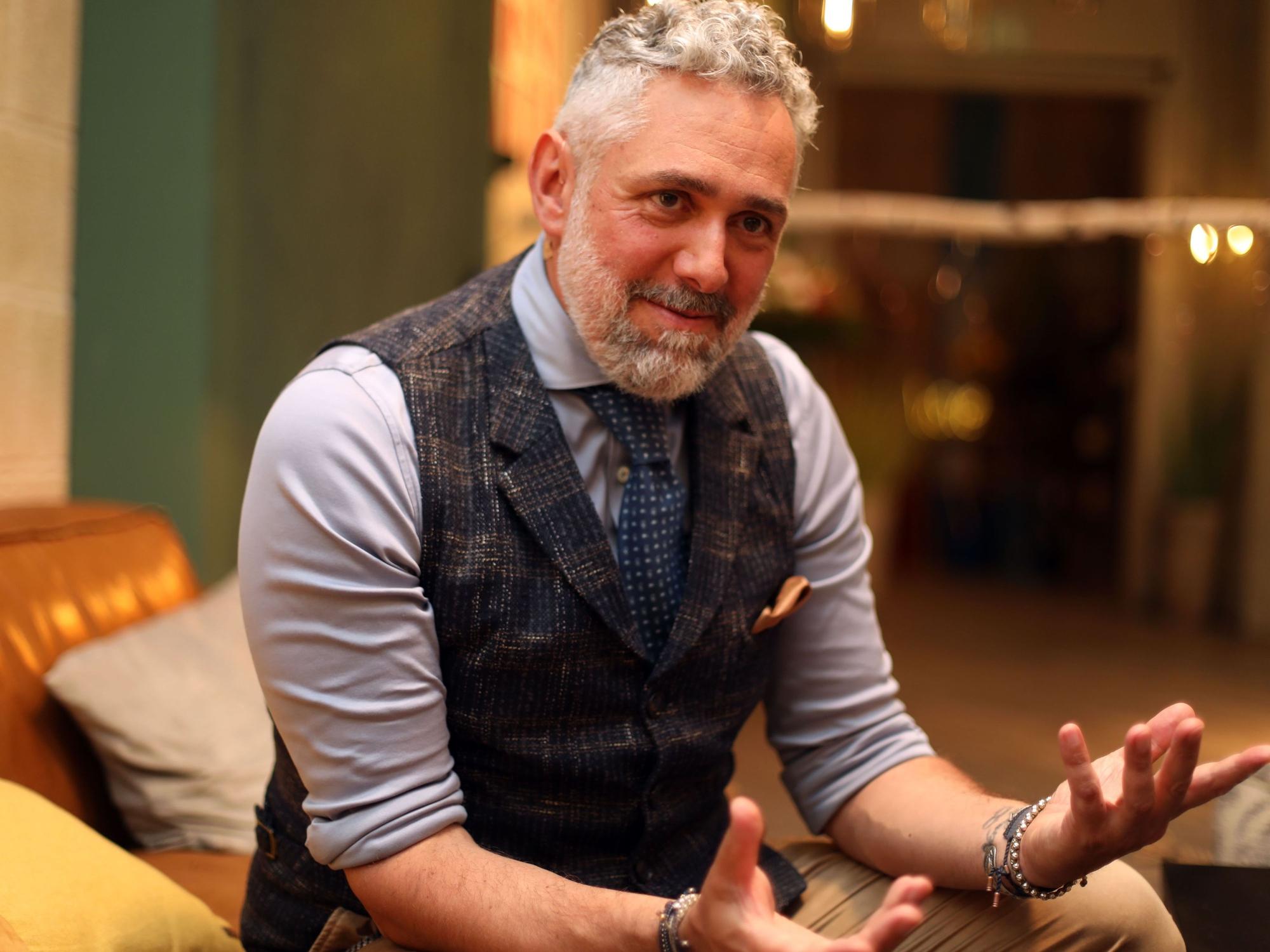 Fernsehkoch Roland Trettl am Set von "First Dates".