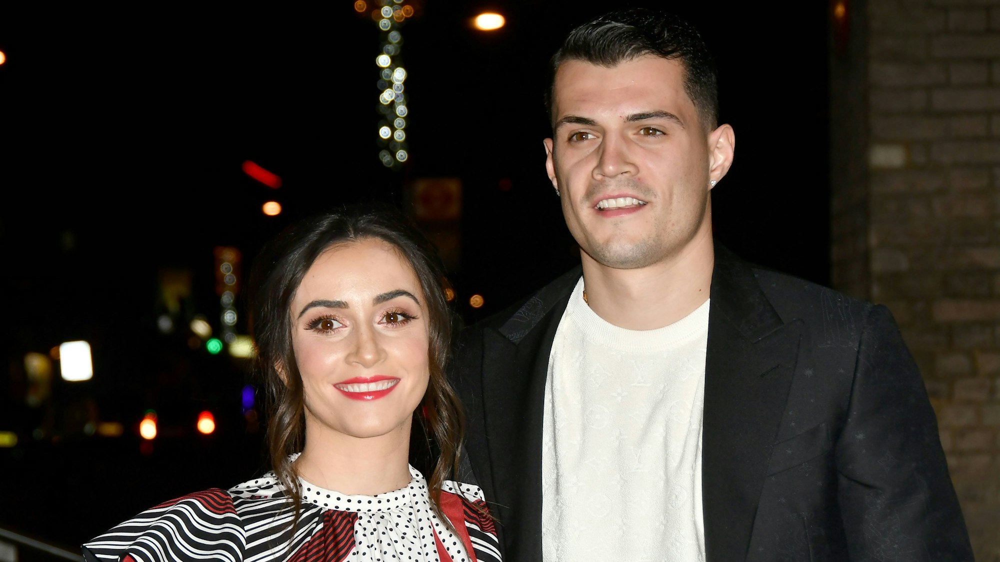 Granit Xhaka und Ehefrau Leonita bei einem Event in London.