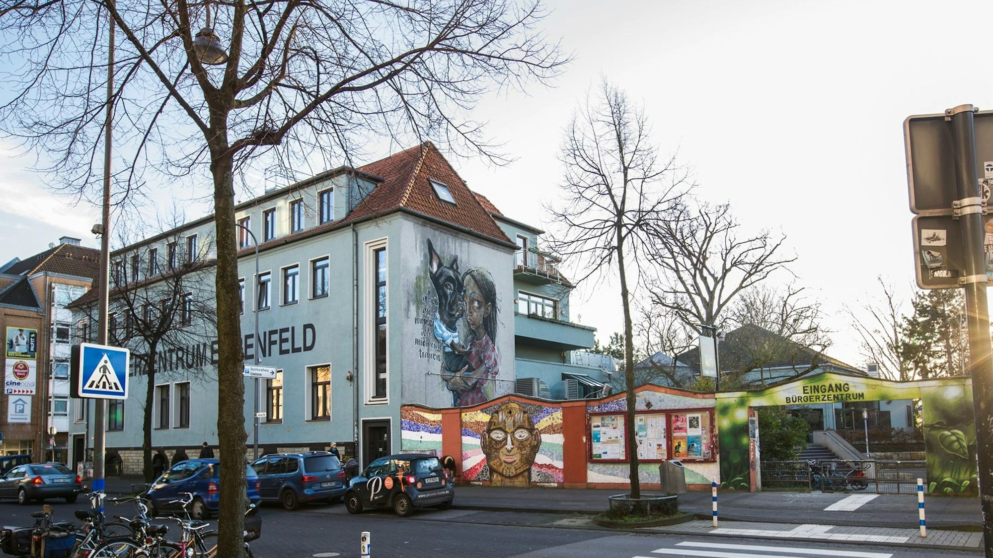 Das Bürgerzentrum in Ehrenfeld von außen.