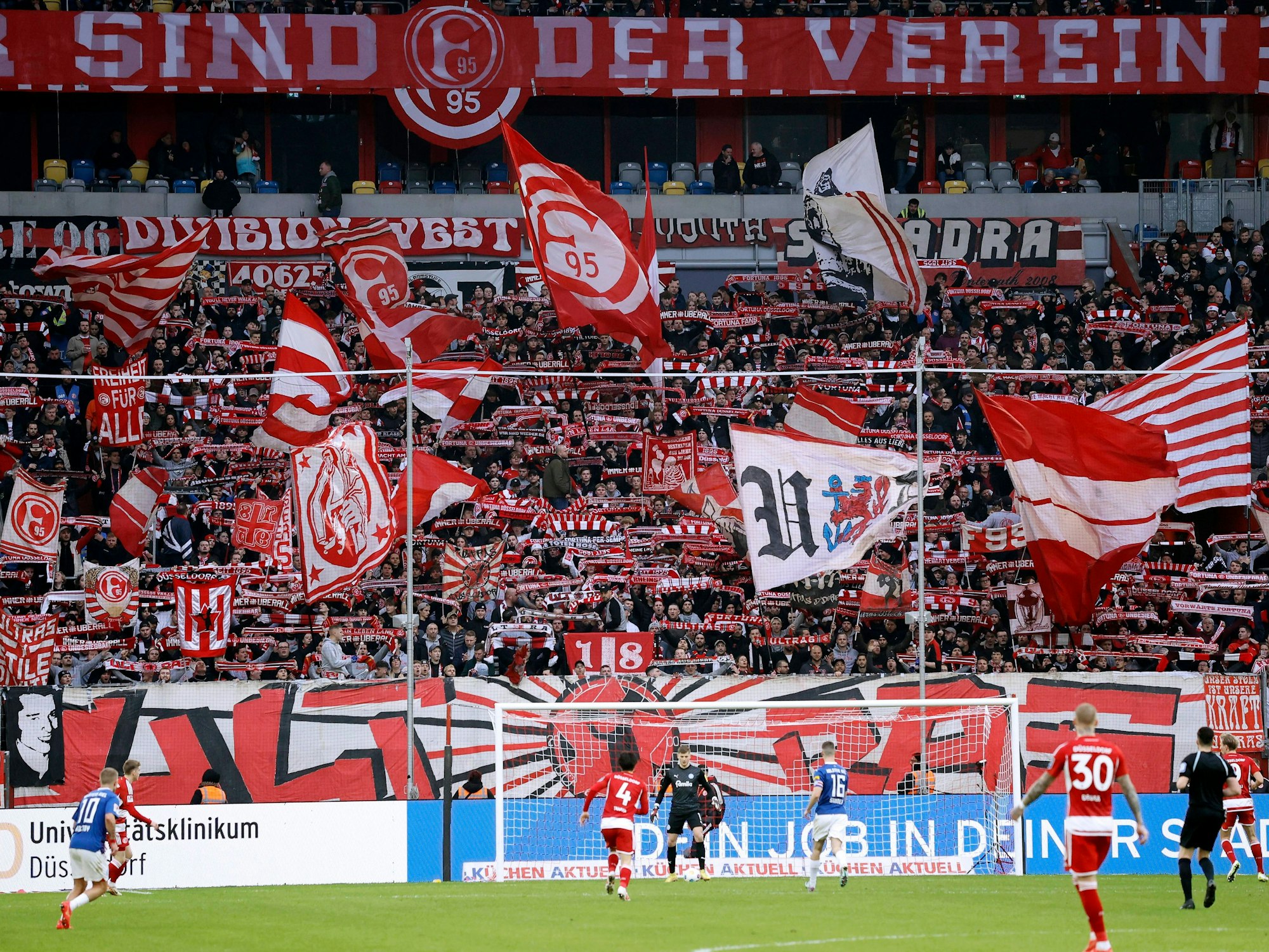 Fans von Fortuna Düsseldorf.