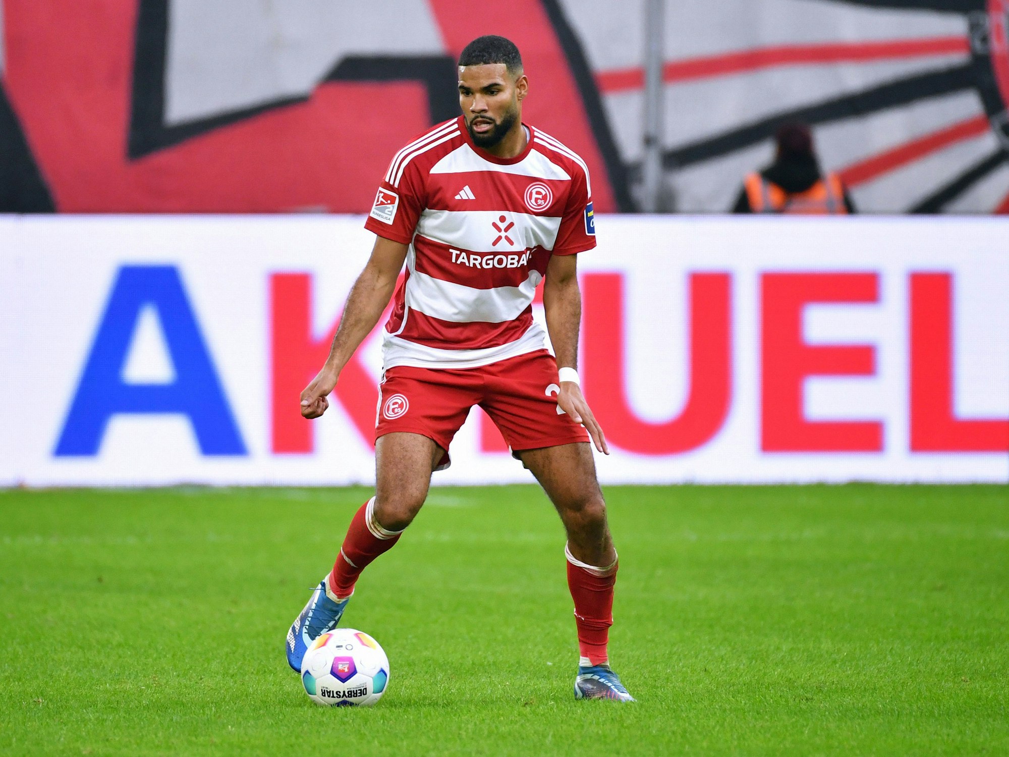 Jamil Siebert am Ball.