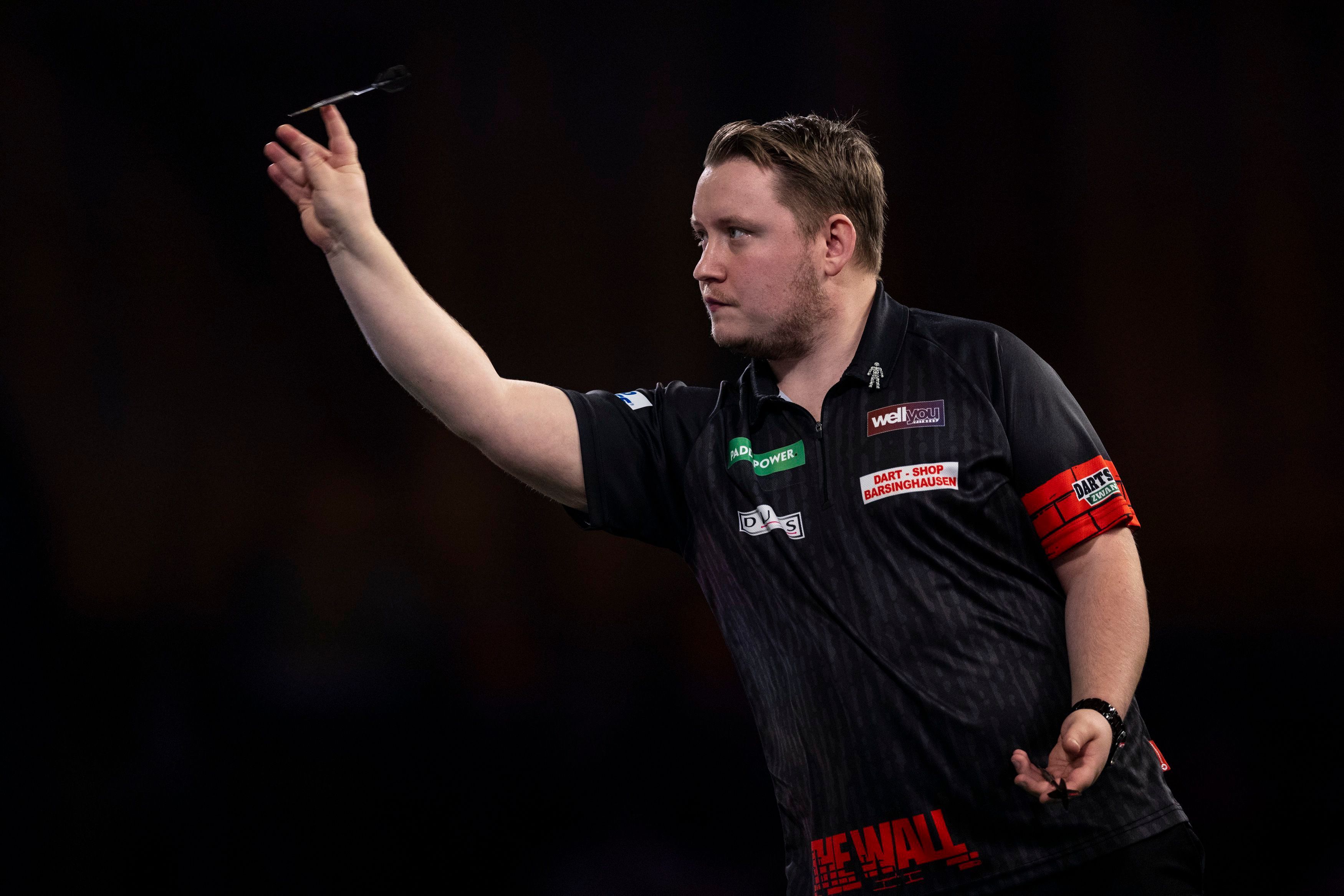 Martin Schindler wirft einen Dart bei der WM in London.