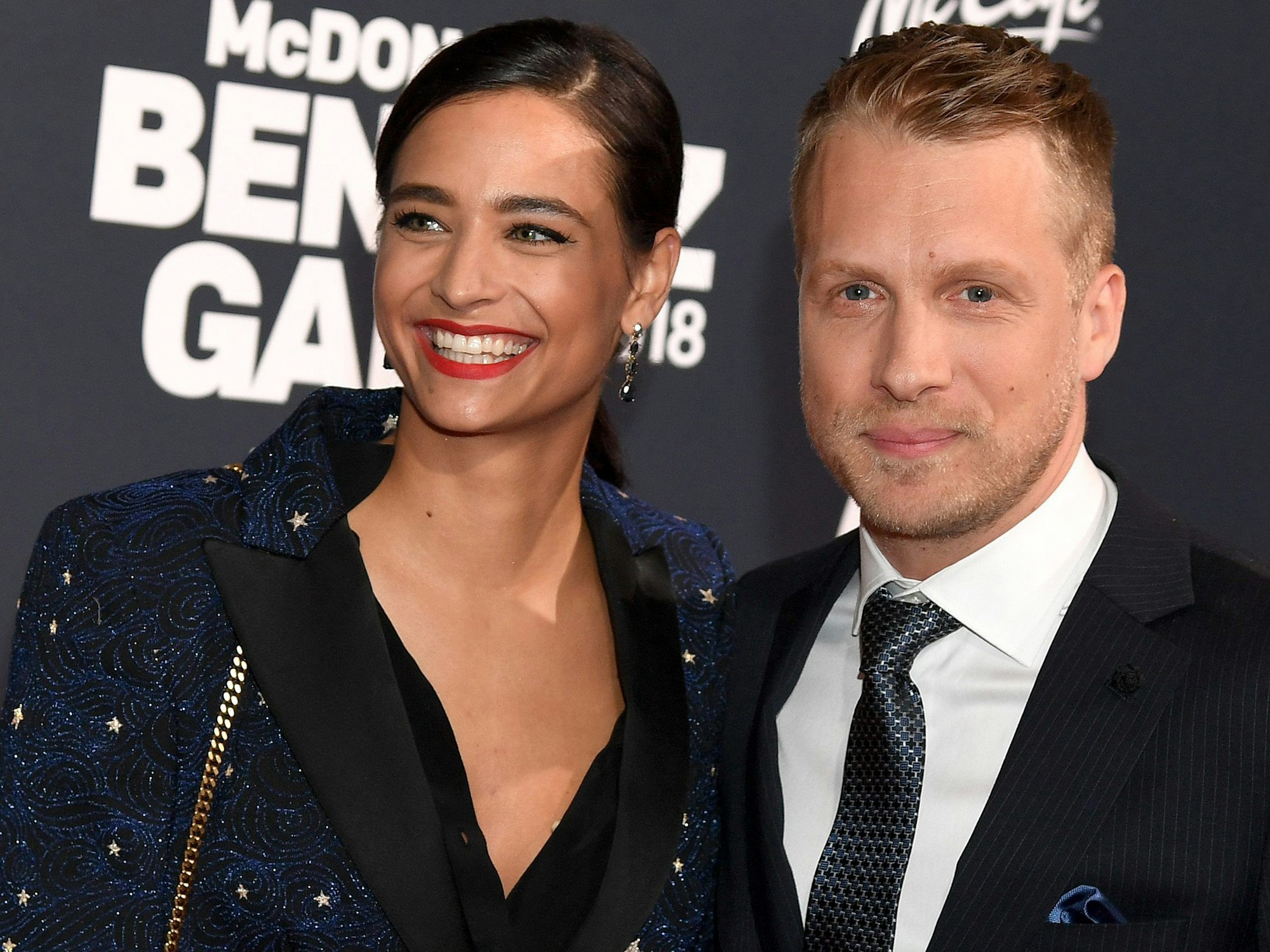 Oliver Pocher (r), Comedian, und Ehefrau Amira Aly, Model, kommen zur Benefiz-Gala zugunsten der McDonald's Kinderhilfe-Stiftung.
