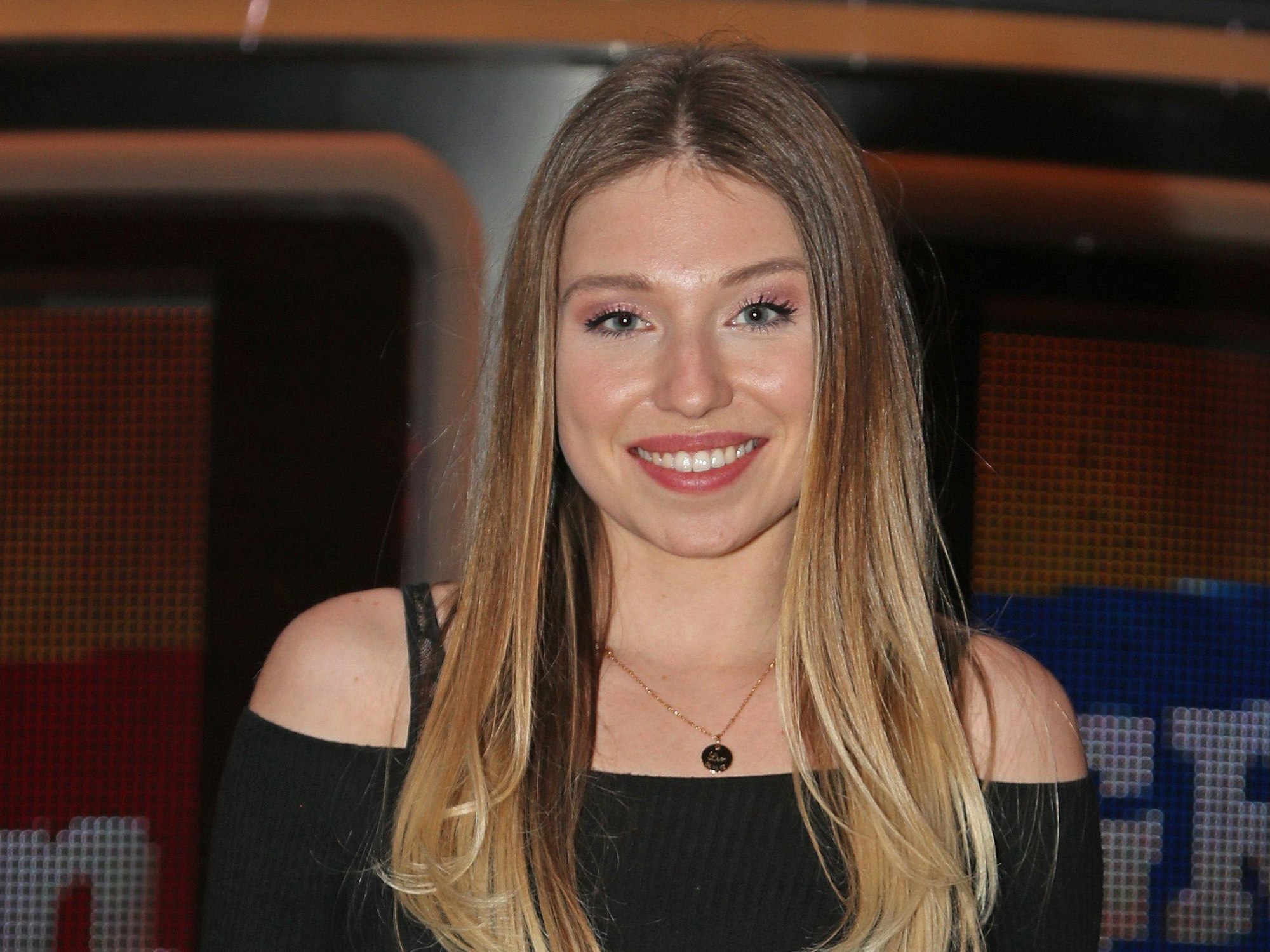 Youtube-Star Bianca Bibi Claßen beim Fototermin zur TV Aufzeichnung von "Klein gegen Gross - Das unglaubliche Duell".