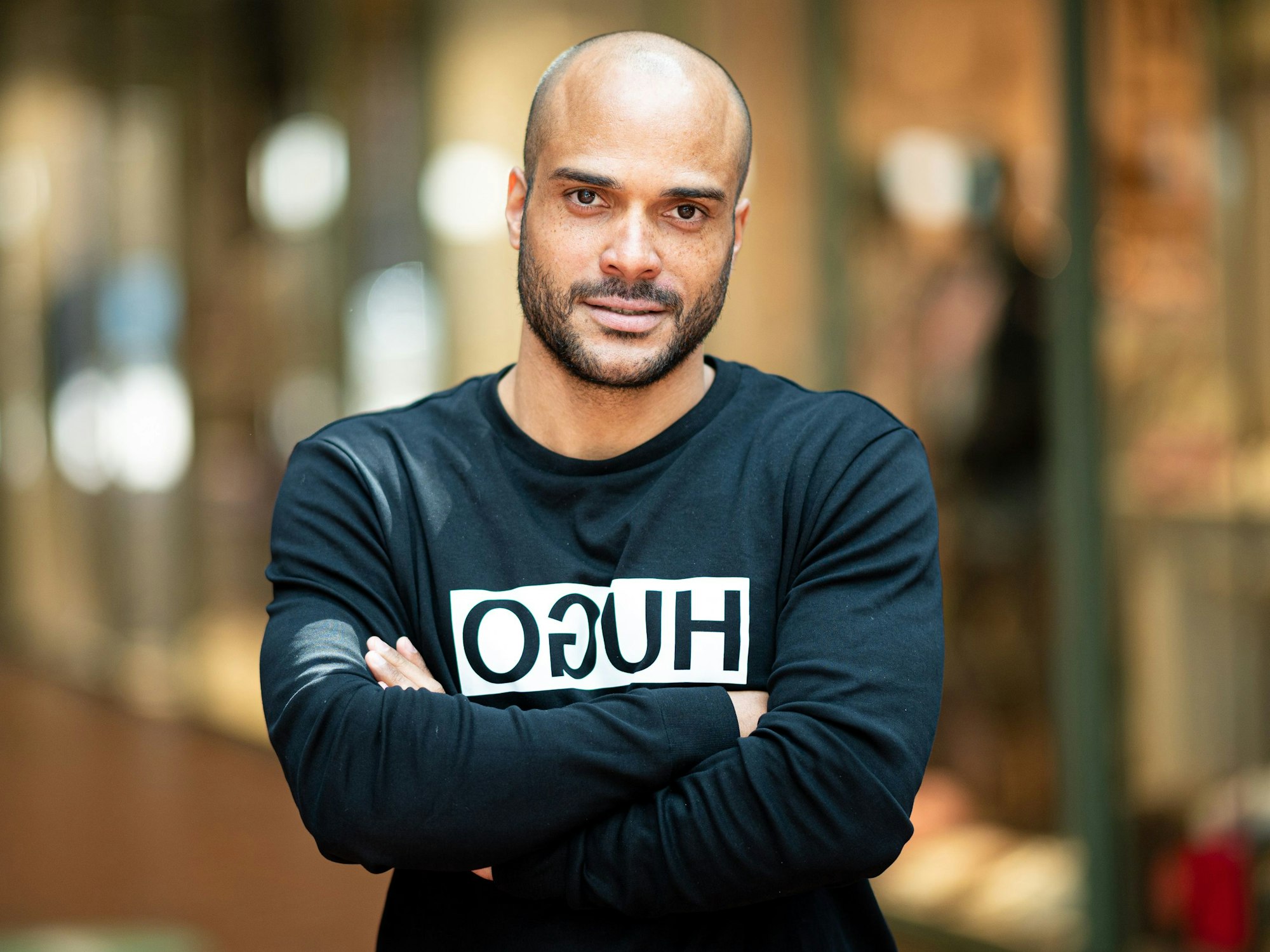 David Odonkor, ehemaliger deutscher Fußball-Nationalspieler, aufgenommen am Rande einer Benefizaktion im Einkaufszentrum Hanseviertel.