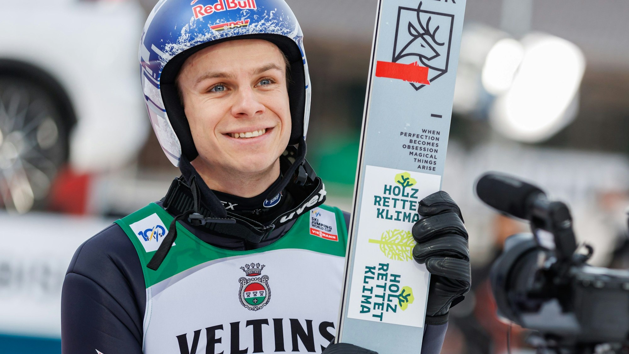 Ein zufriedener Andreas Wellinger nach seiner starken Vorstellung bei der Quali zum Neujahrsspringen der Vierschanzentournee.