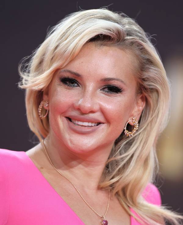 Evelyn Burdecki kommt zur Verleihung der Deutschen Fernsehpreise 2023 ins Coloneum, hier im September 2023 in Köln.