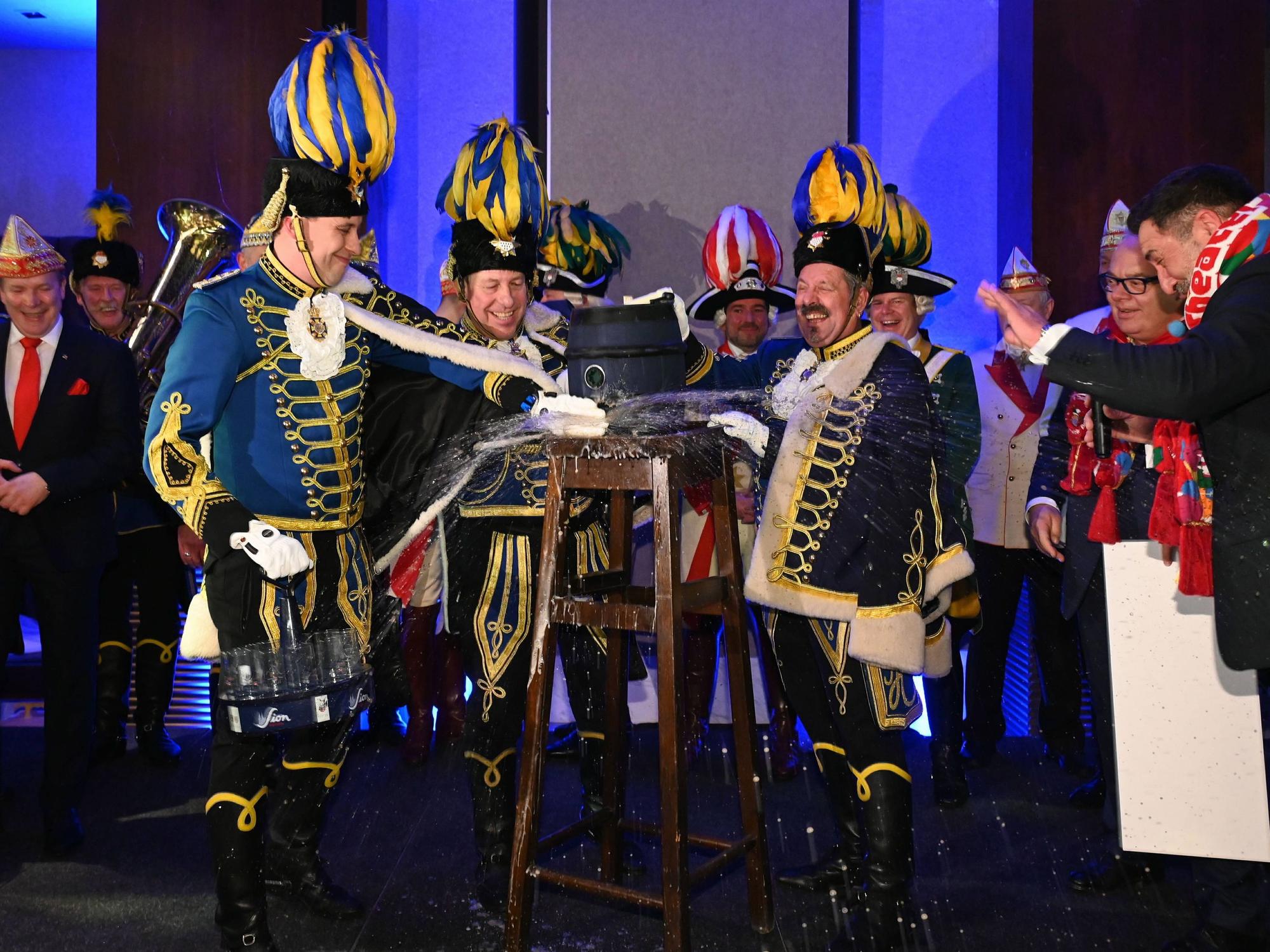 Fassanstich in der Hofburg.