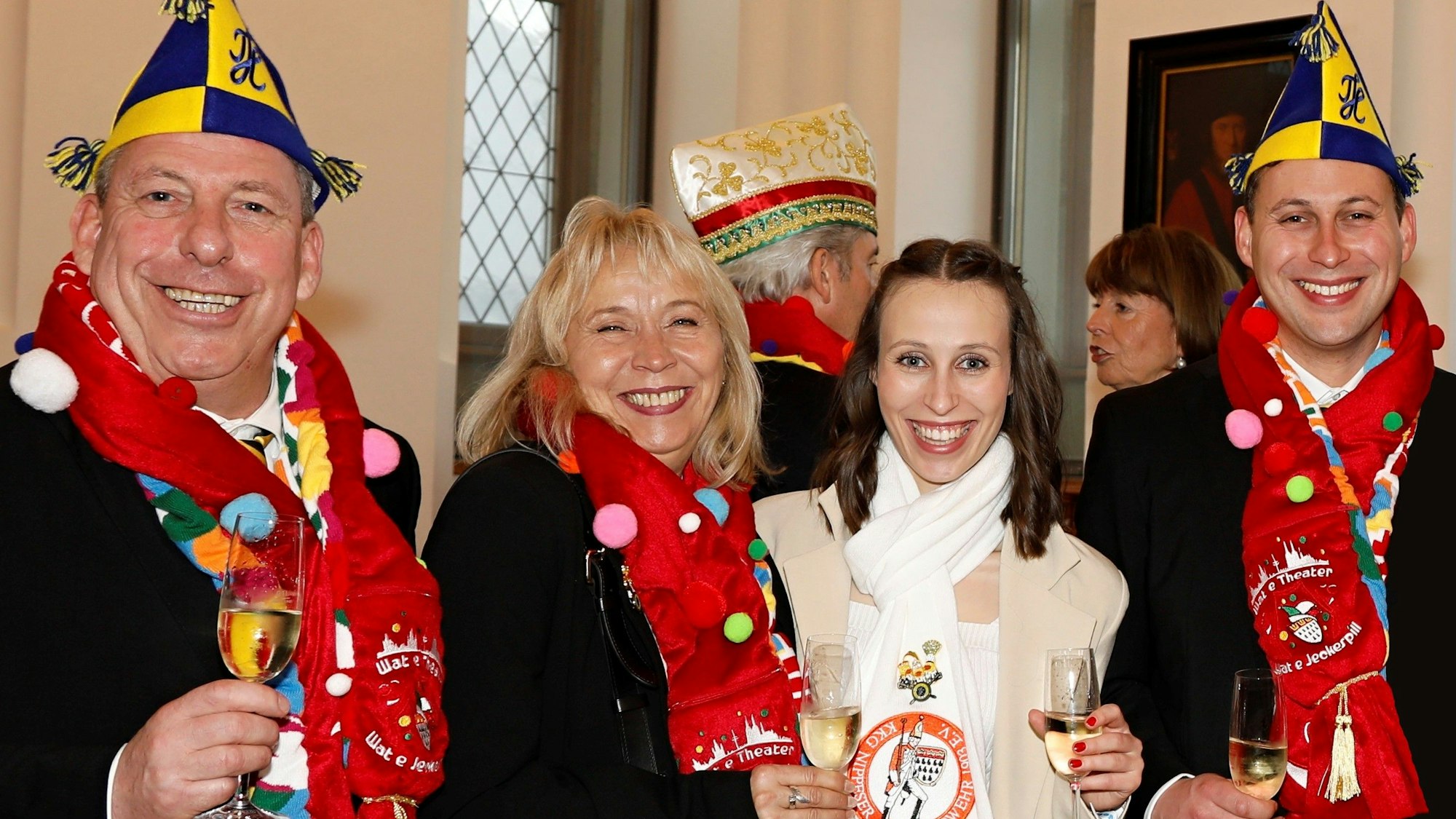 Prinz Sascha mit seiner Schwester und seinen Eltern.