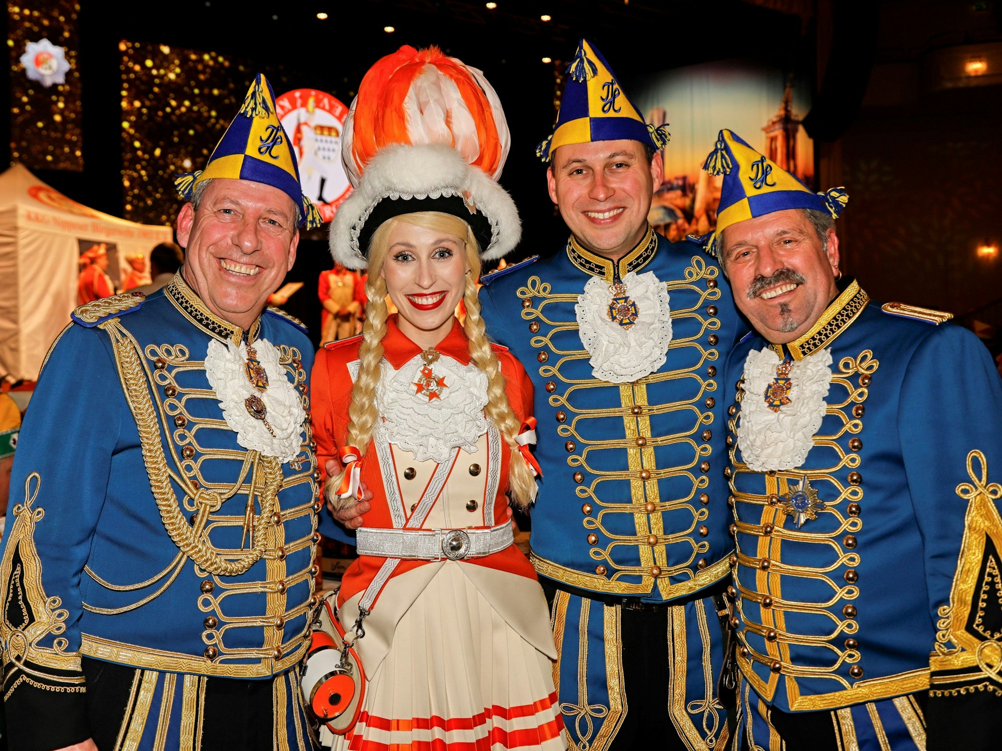 Marie Svenja Klupsch mit dem Kölner Dreigestirn.