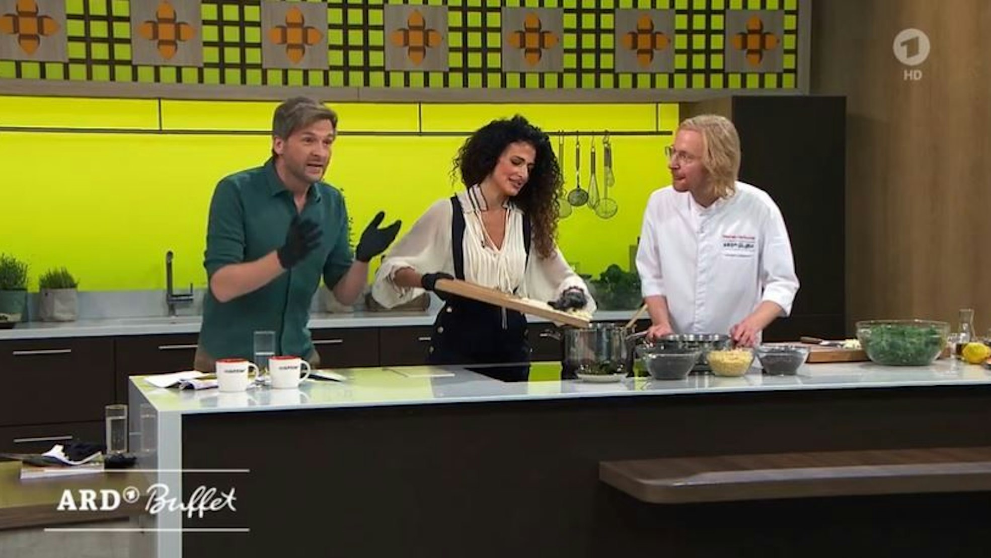 Die ARD-Show „ARD-Buffet“ musste am 3. Januar 2024 wegen eines Alarms im Studio abgebrochen werden.