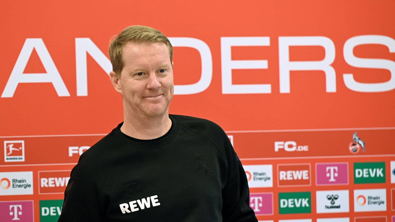 Timo Schultz lächelt.