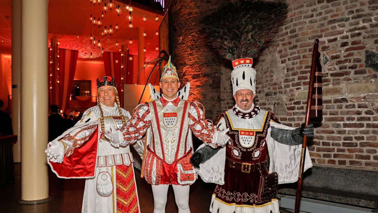 Das Kölner Dreigestirn der Session 2024.