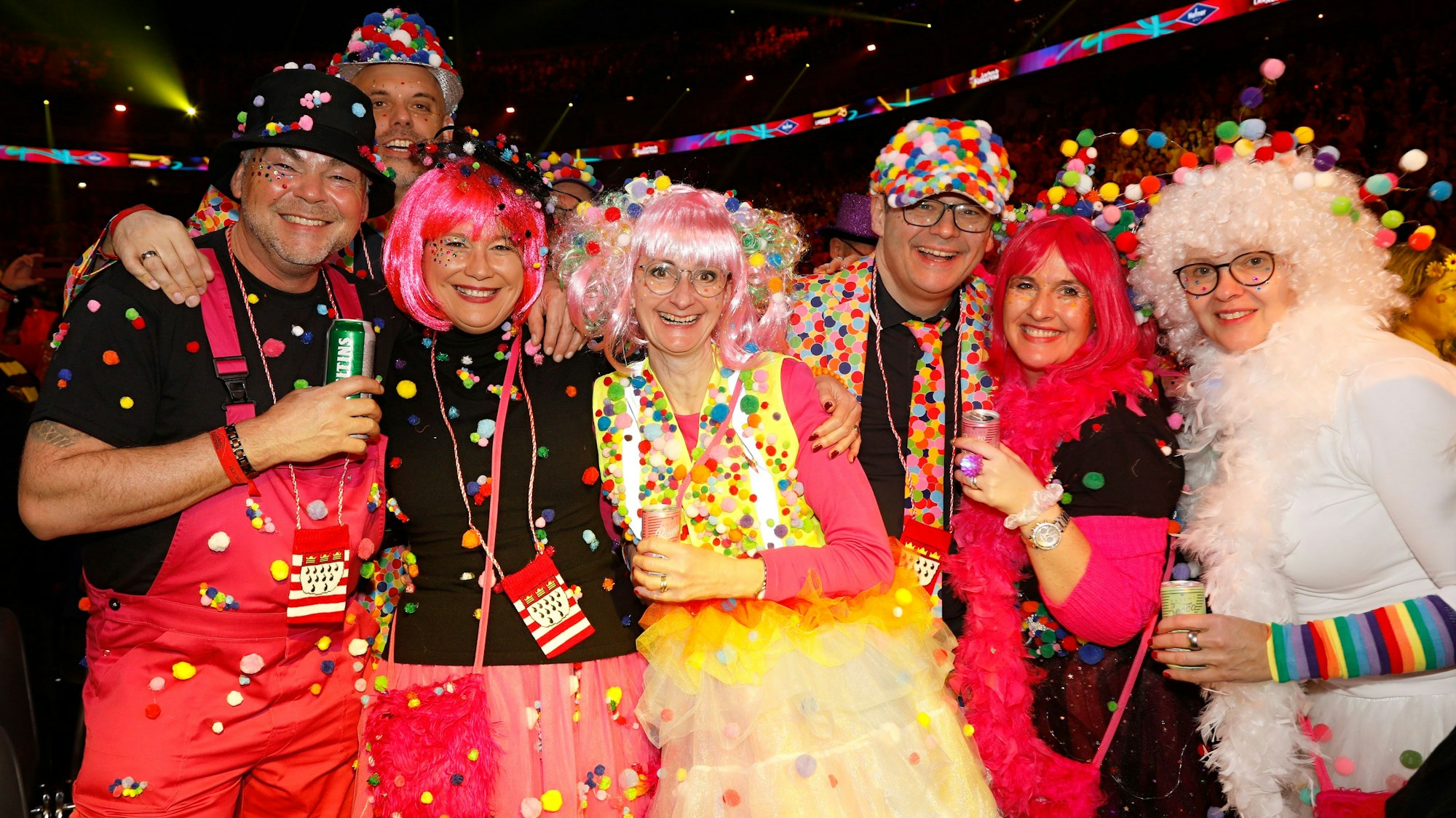 Jecke bei der Lachenden Kölnarena.