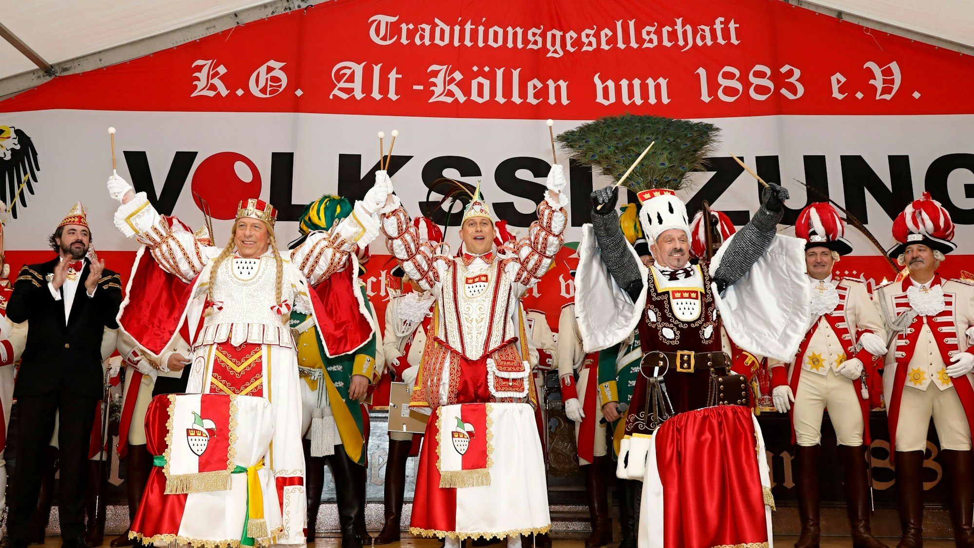 Kölner Dreigestirn an Trommeln.