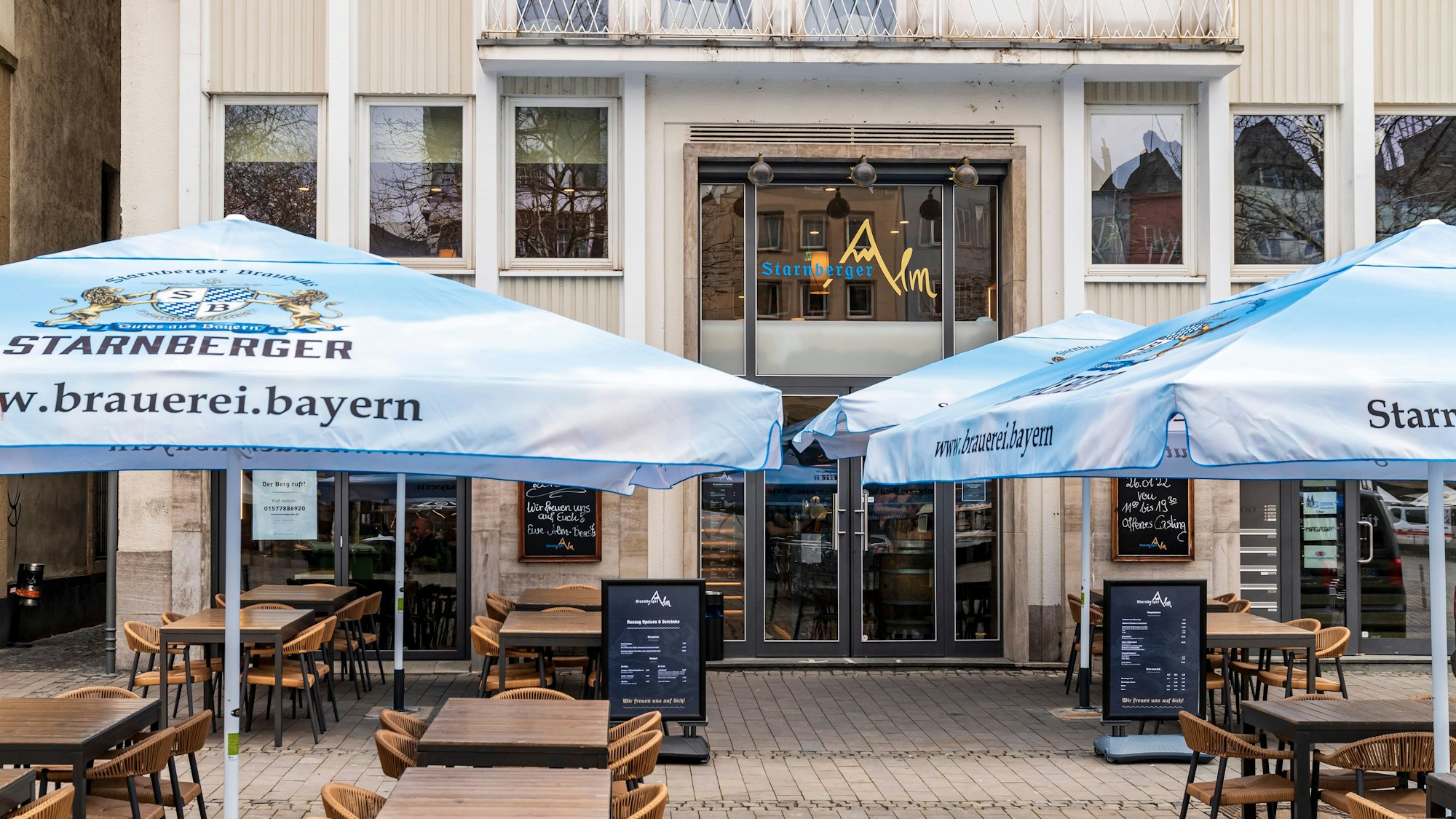 21.01.2022, Köln:
Gastronomie-Neueröffnung auf dem Heumarkt in der Kölner Altstadt: Das Bayerische Restaurant Starnberger Alm.
Freitag 21. Januar 2022
Aufgenommen am: 21.01.2022
Foto: Alexander Roll (Staff)