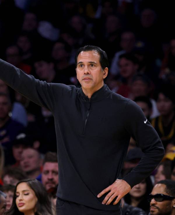 Miami Heat-Coach Erik Spoelstra während eines Basketballspiels gegen die Los Angeles Lakers am 3. Januar 2024.