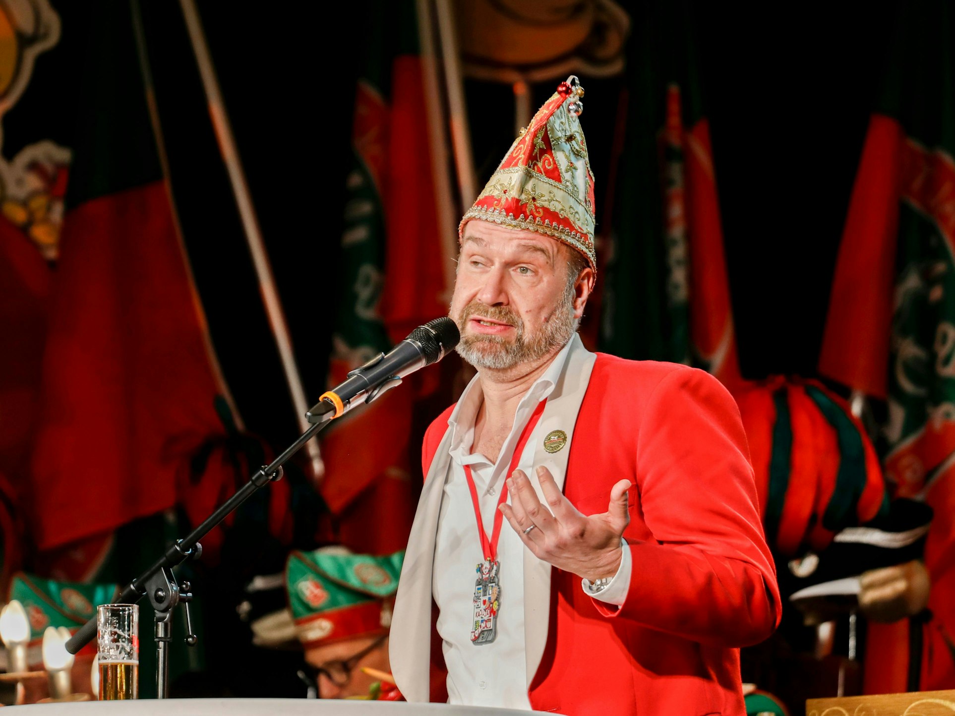 Sitzungspräsident Volker Weininger.