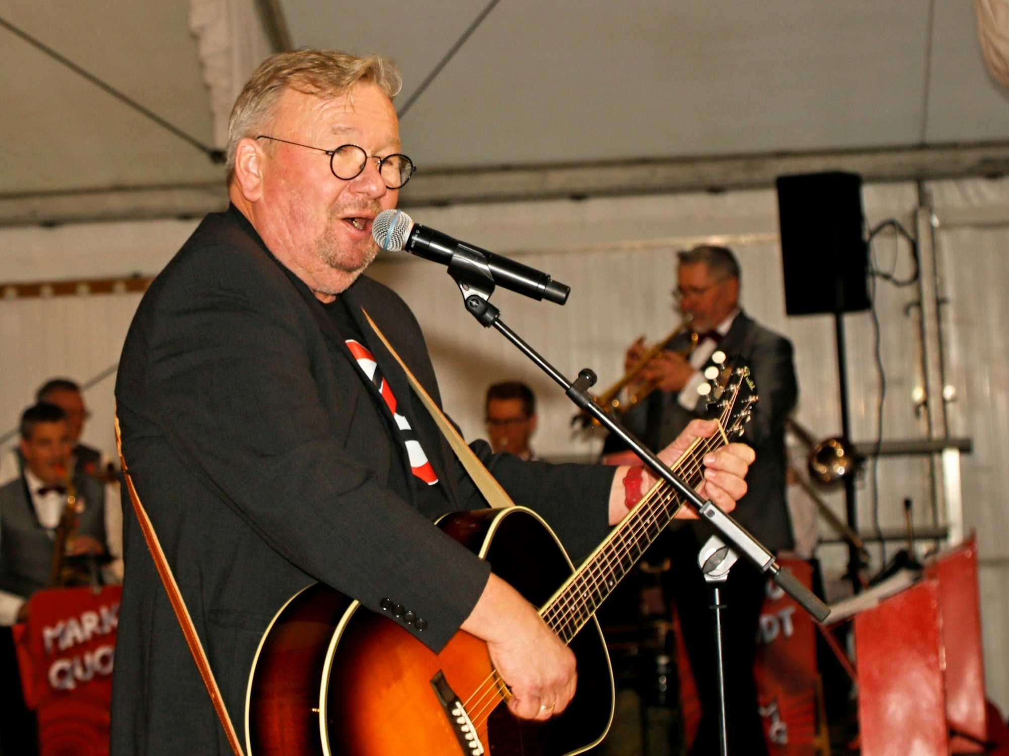 Bernd Stelter auf der Bühne.