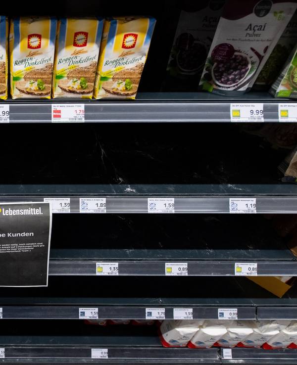 Im März 2022 waren die Regale in vielen Supermärkten und Discountern leer, vielerorts musste der Verkauf beschränkt werden, wie in diesem Edeka-Markt in Bayern. Drohen uns nun wieder ähnliche Bilder?