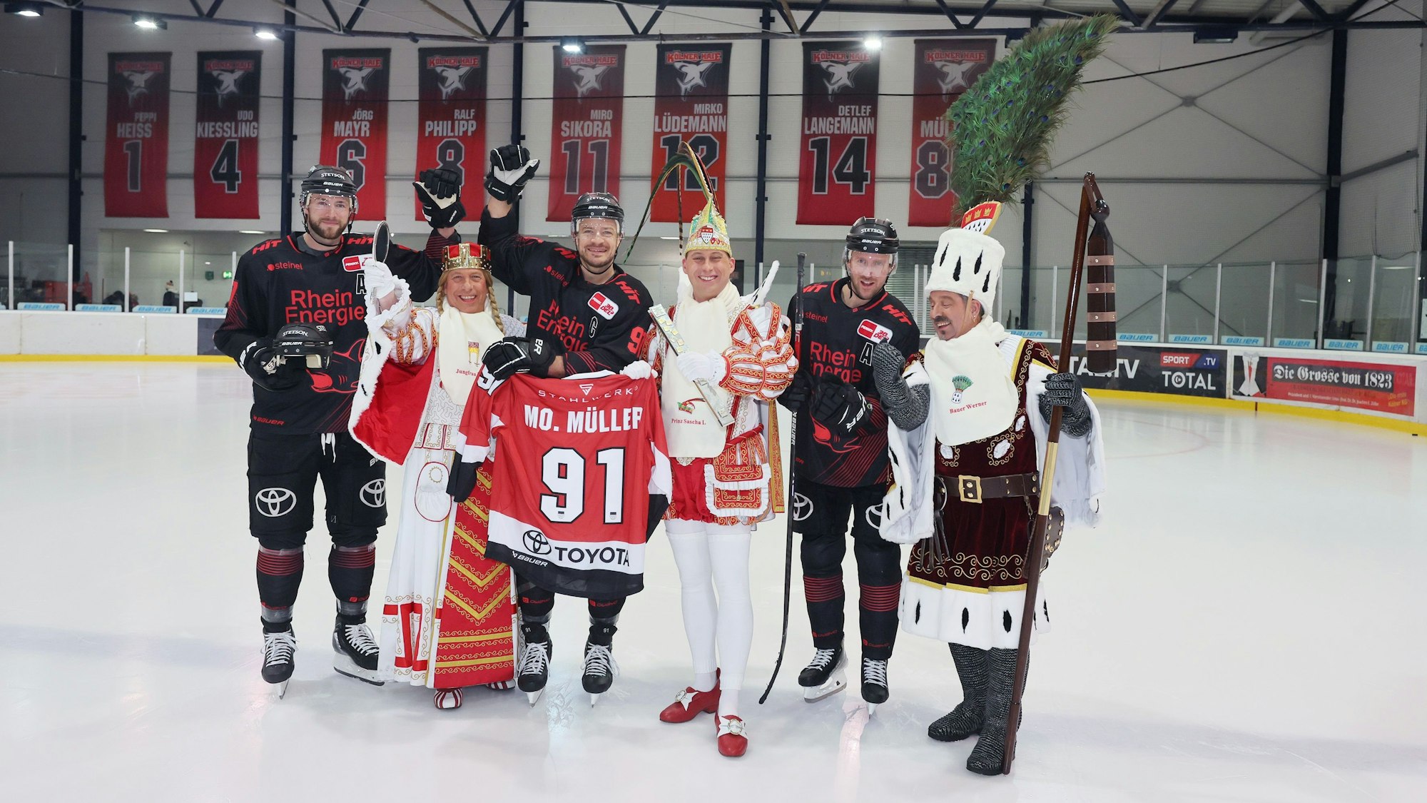 Kölner Dreigestirn bei den Kölner Haien.