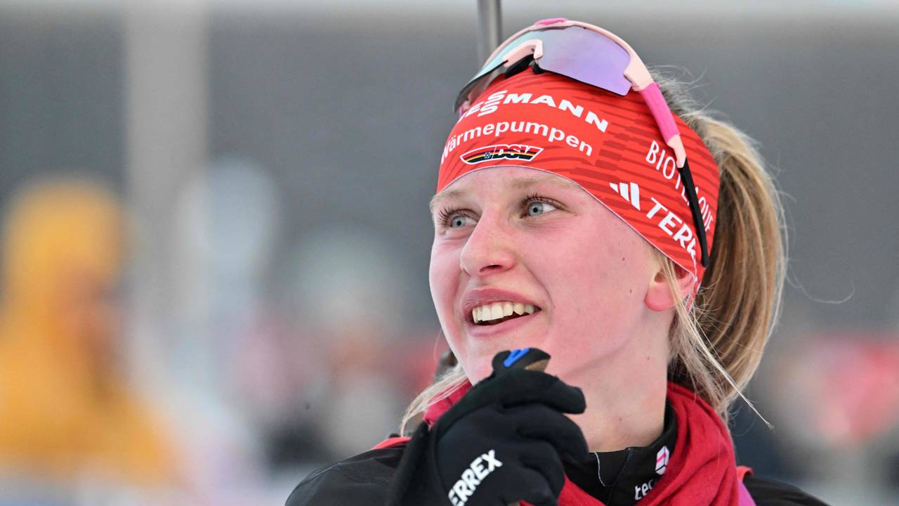 Biathletin Julia Tannheimer mit guter Laune nach ihrer Weltcuppremiere.