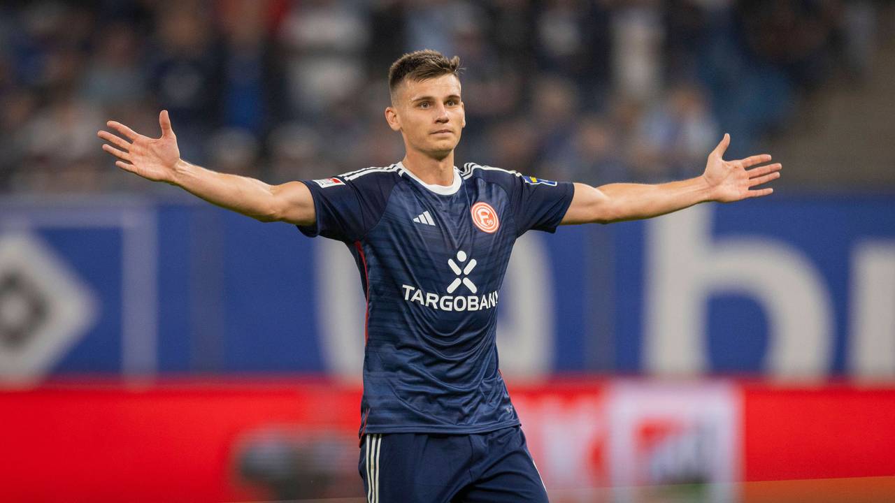 Mittelfeldspieler Yannik Engelhardt in Hamburg.