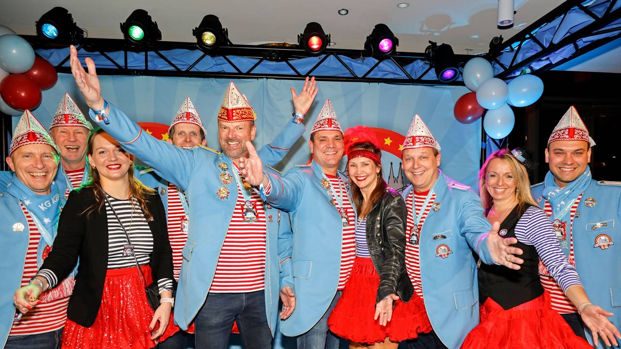Der Vorstand der KG Rodenkirchen feiert.