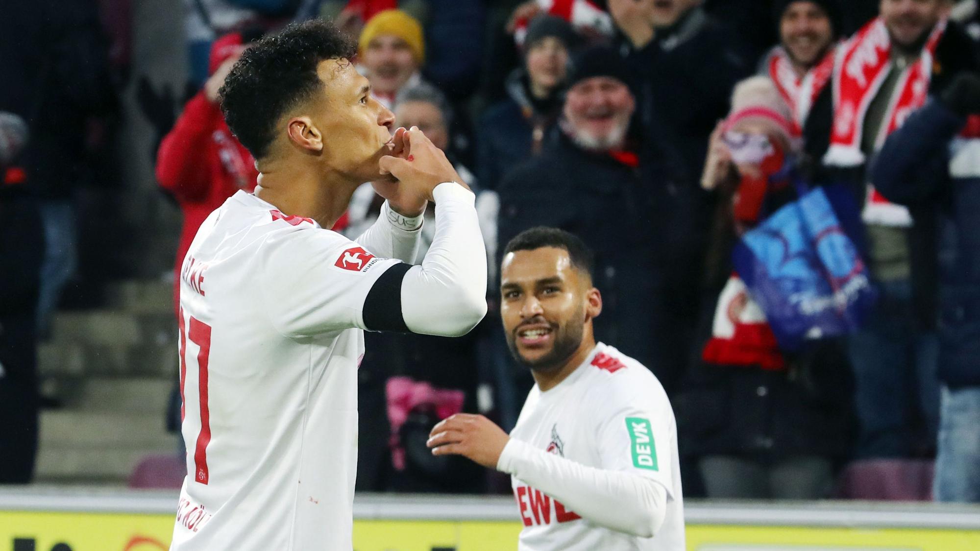 Davie Selke jubelt über sein Tor gegen Heidenheim.