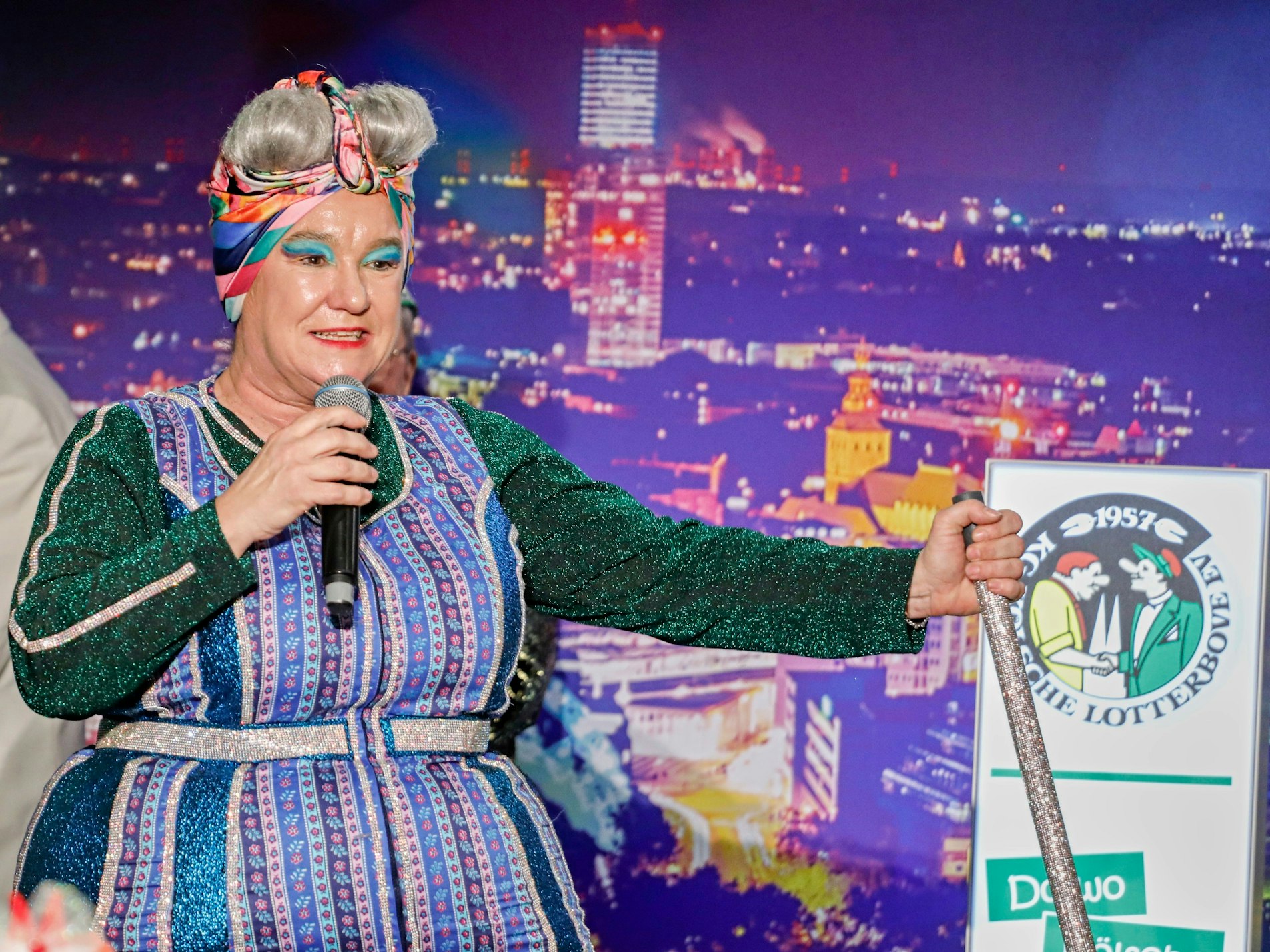 Annette Esser als Achnes Kasulke.