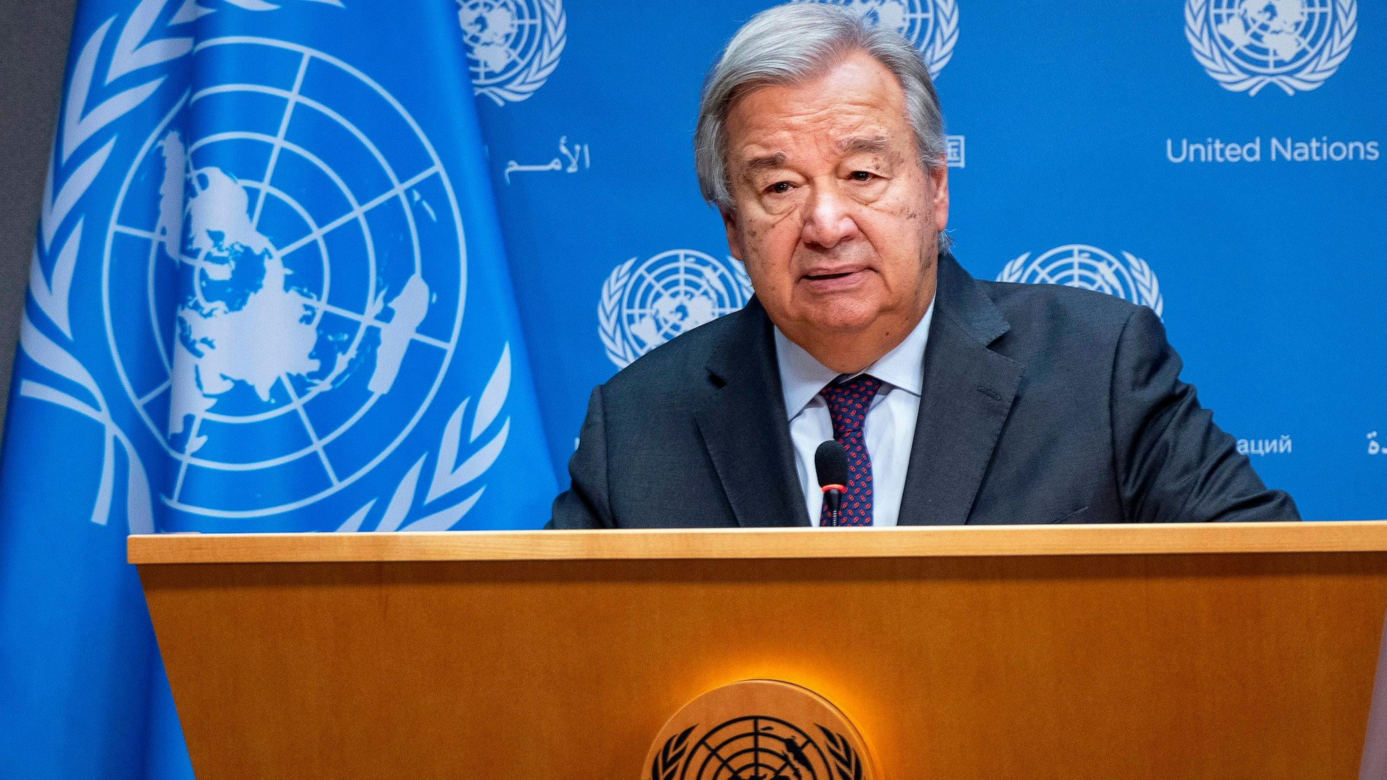António Guterres, Generalsekretär der Vereinten Nationen, spricht am 9 Oktober 2023 während einer Pressekonferenz im Hauptquartier der Vereinten Nationen über die Lage in Israel nach dem Angriff der Hamas.