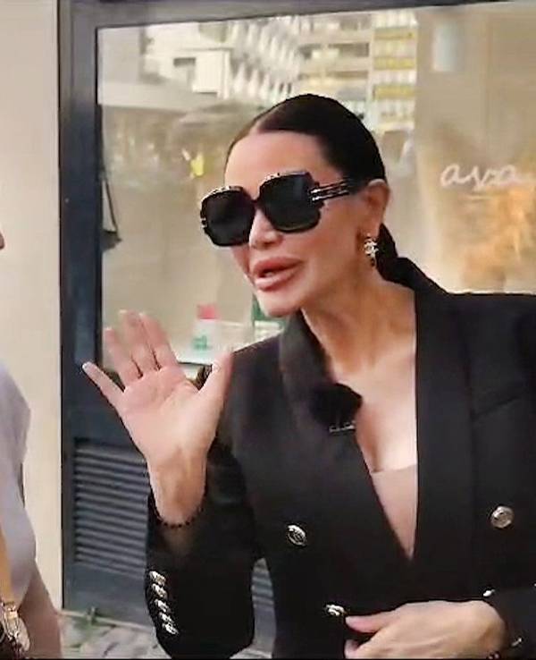 Dschungelkönigin Djamila Rowe hat aus Sicht ihrer Fans bei „Shopping Queen“ eine nicht ganz so charmante Figur abgegeben. Nun verteidigt sie sich auf Instagram.