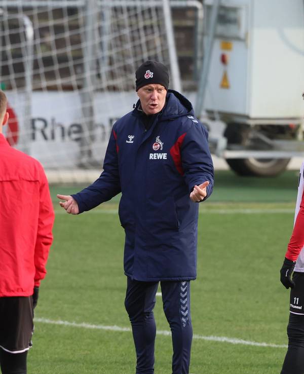 1. FC Köln: Training mit Timo Schultz