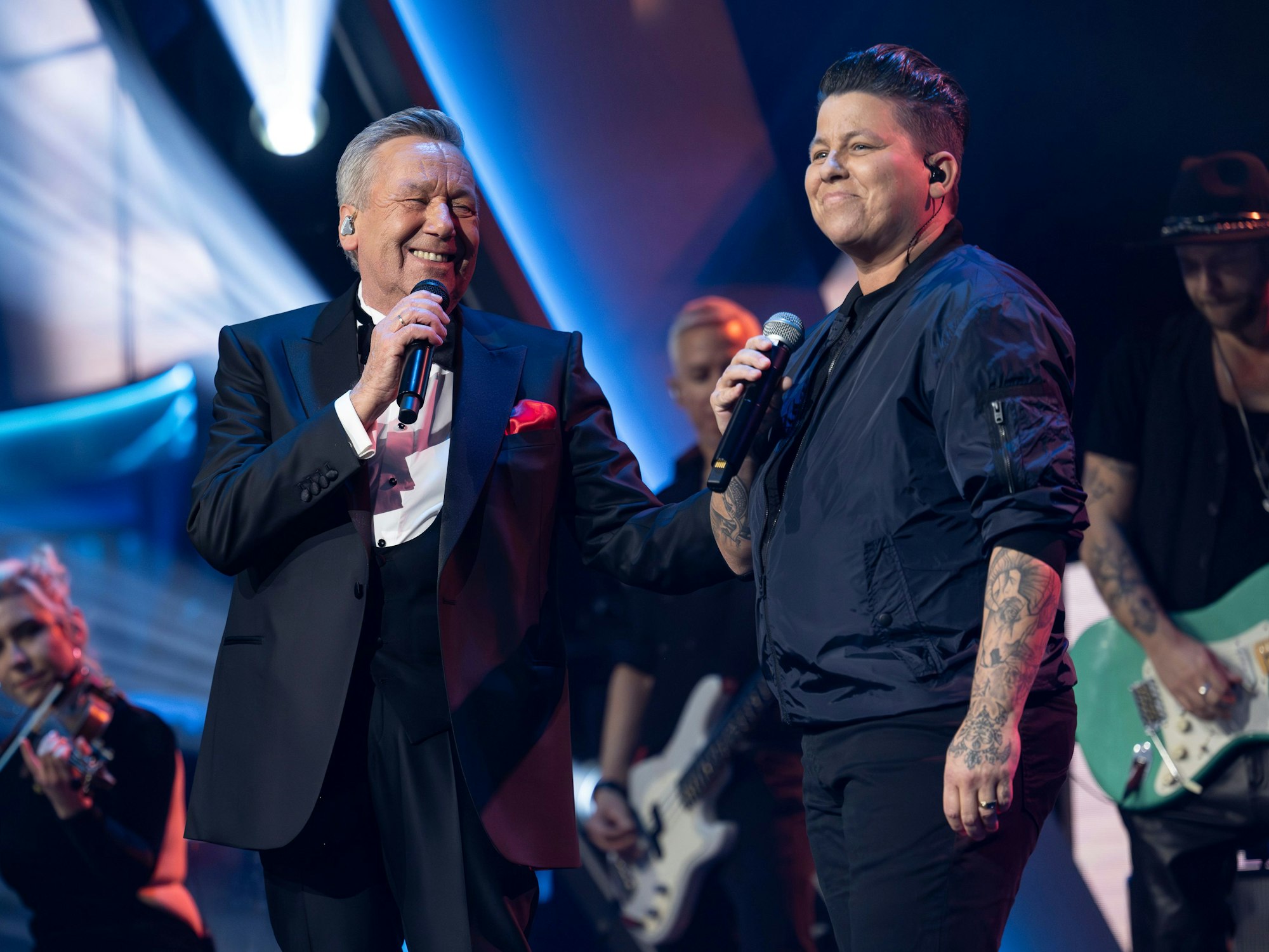 Roland Kaiser (l.) und Kerstin Ott (r.) im Duett.