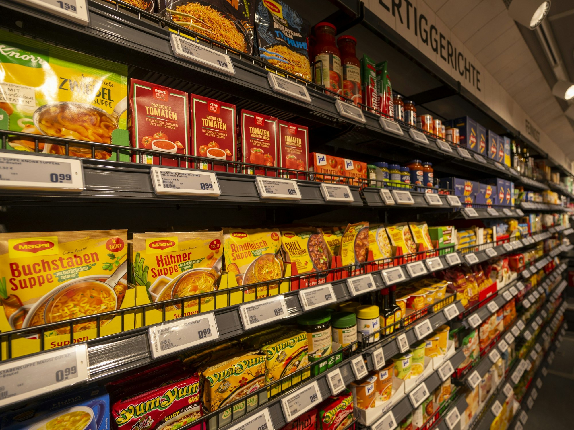 Eine Supermarkt-Kundin zeigte sich entsetzt über ein spezielles Fertiggericht. Unser Symbolbild zeigt einen Einkaufsbus in Nordhessen.