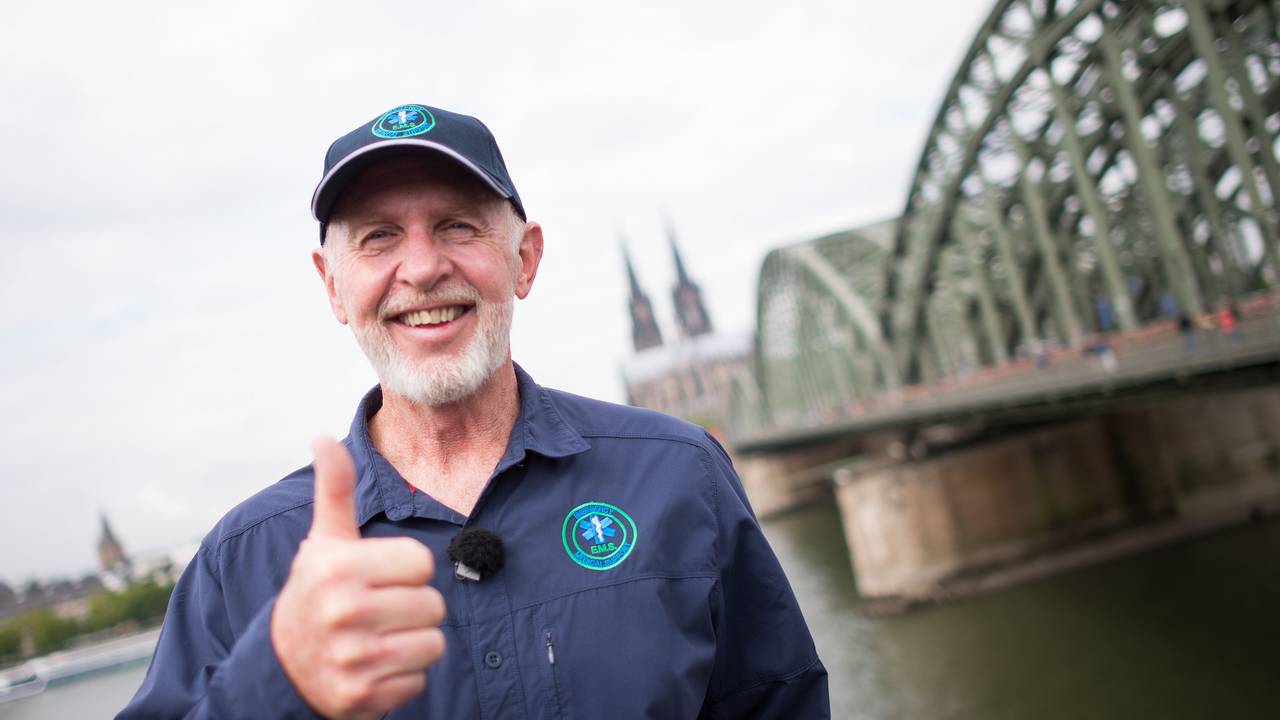 Er ist der Arzt, dem die Stars im Dschungel vertrauen: Dr. Bob (hier 2015 in Köln). Er verrät, wer in diesem Jahr sein Favorit ist.