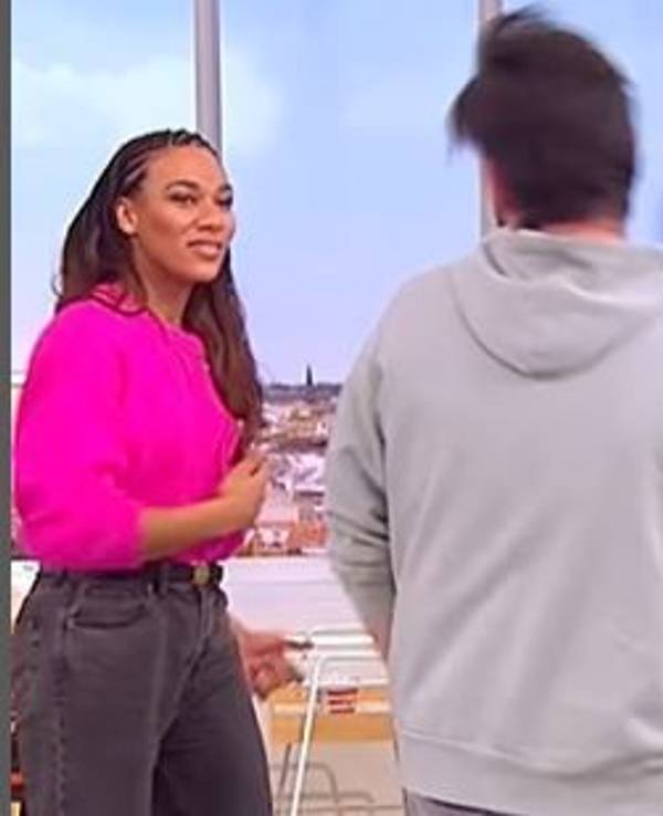 Vor den Augen von Stuntfrau Maria Mouroum (l.) lieferten Matthias Killing und Karen Heinrichs im Sat1-FFS eine filmreife Prügelei.