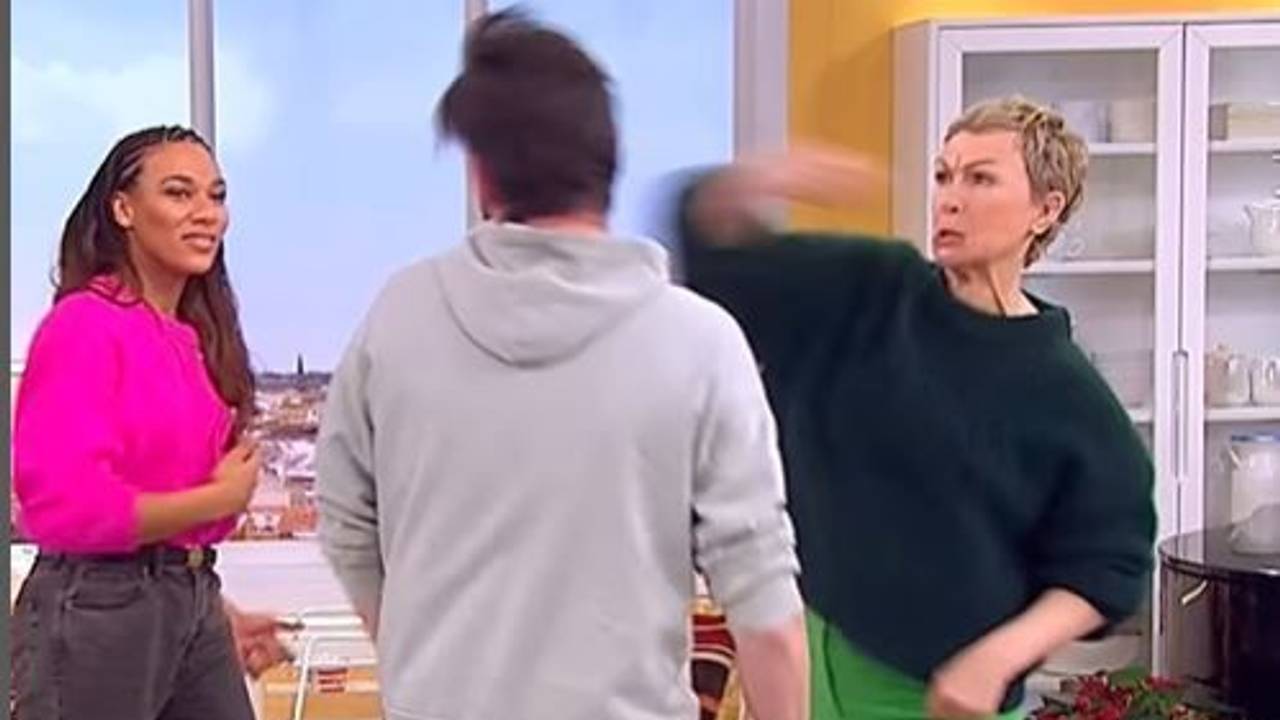 Vor den Augen von Stuntfrau Maria Mouroum (l.) lieferten Matthias Killing und Karen Heinrichs im Sat1-FFS eine filmreife Prügelei.